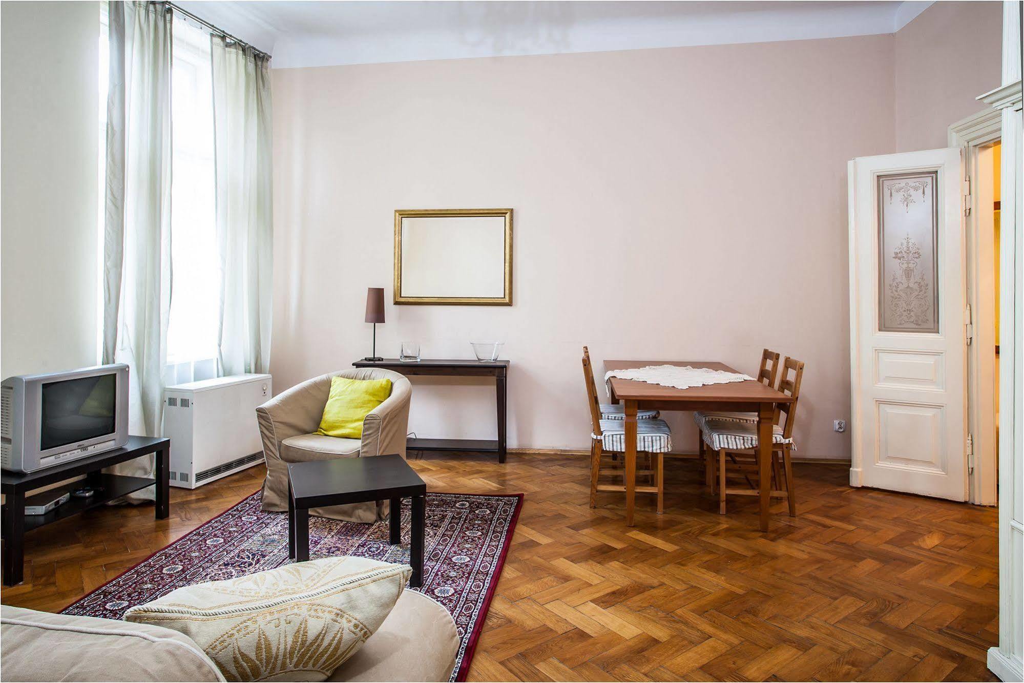 Apartamenty Muzyczny Краков Экстерьер фото